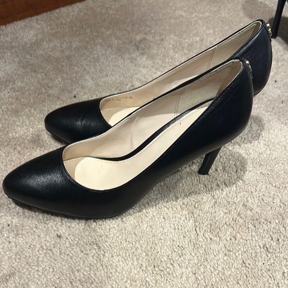 Cole Haan Black Leather Heels Timeless Elegance - Picture 8 of 8